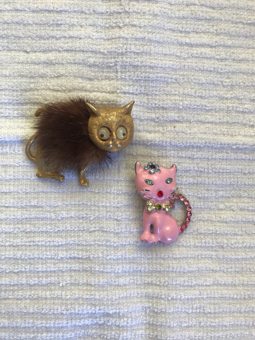 Vintage-Inspired Pink Cat Brooch with Rhinestones & Mink Cat
